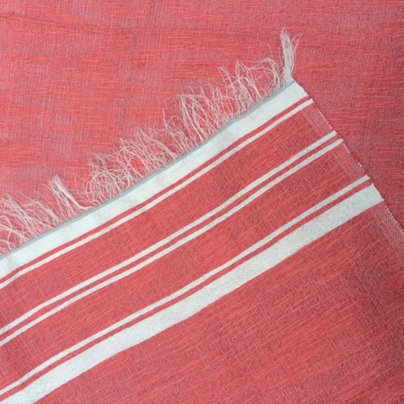 Pink Lightweight Woven Blanket or Summer Wrap - Picture 7 of 7